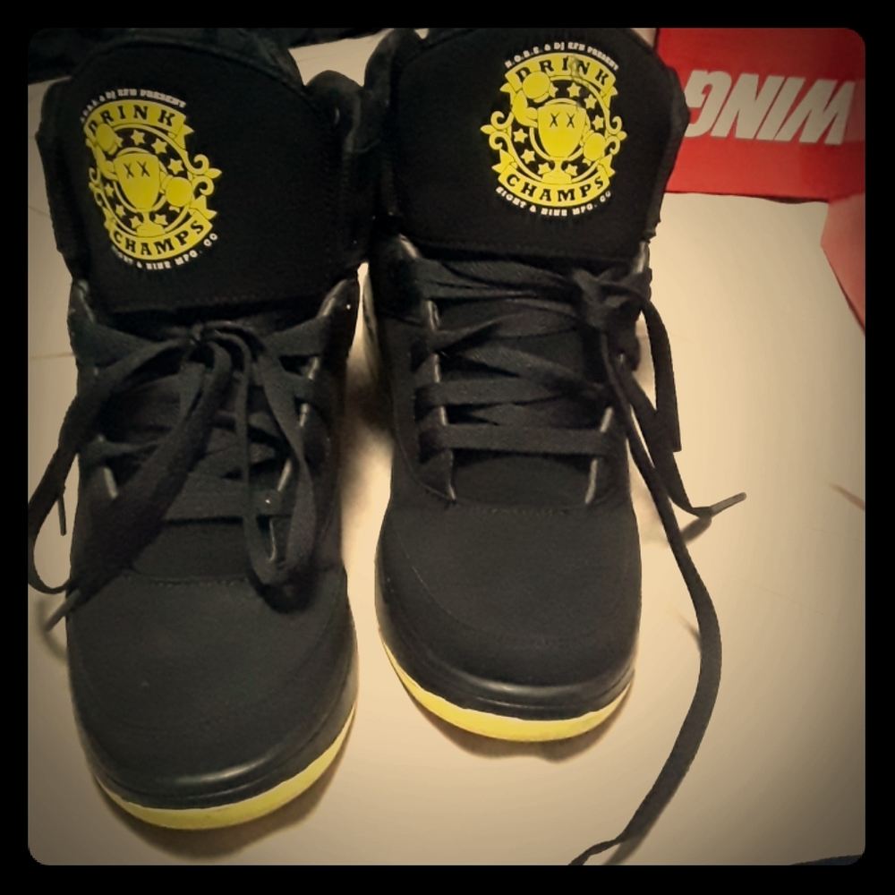 Brand new never worn signed Patrick ewing